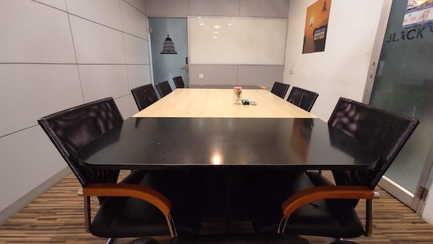 10 Seater Conference Room 