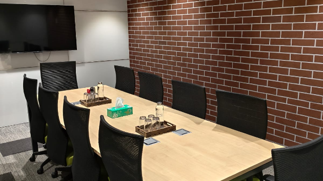 10 Seater Conference Room in Edappally - Incuspaze Oberon Mall | GoSpace 4287