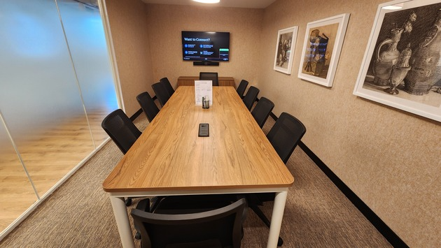 10 Seater Conference Room 