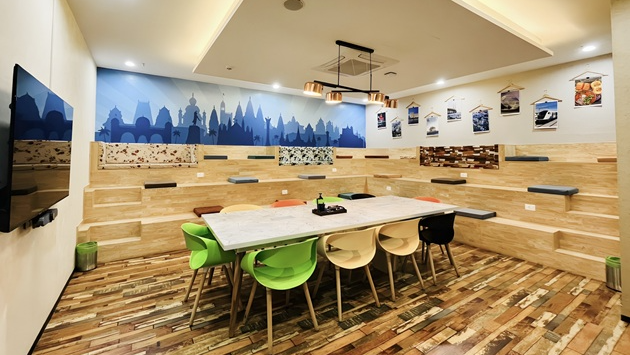 10 Seater Conference Room