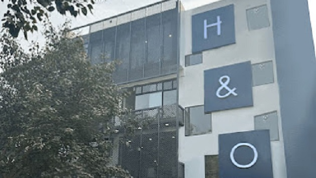 9 Seater Conference Room