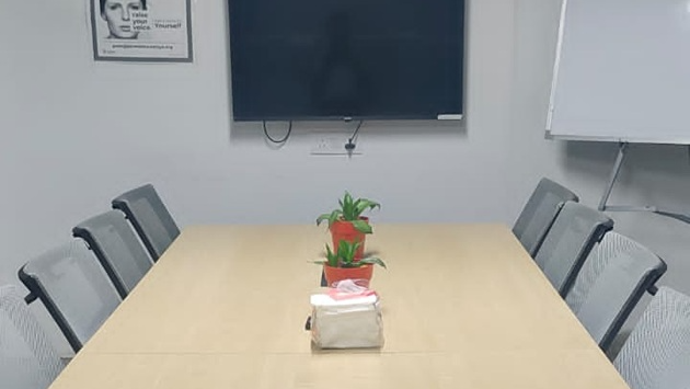 10 Seater Meeting Room