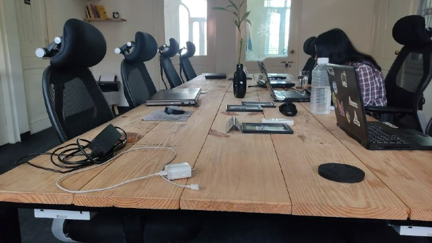10 Seater Meeting Room 