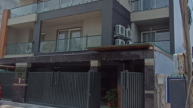 9 Seater Meeting Room