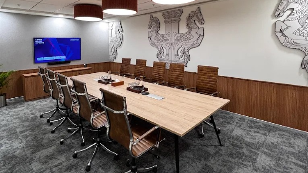 10 Seater Meeting Room
