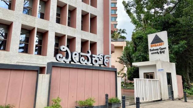 10 Seater Meeting Room