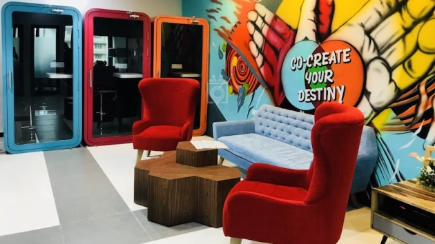 10 Seater Meeting Room