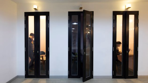 10 Seater Private Cabin