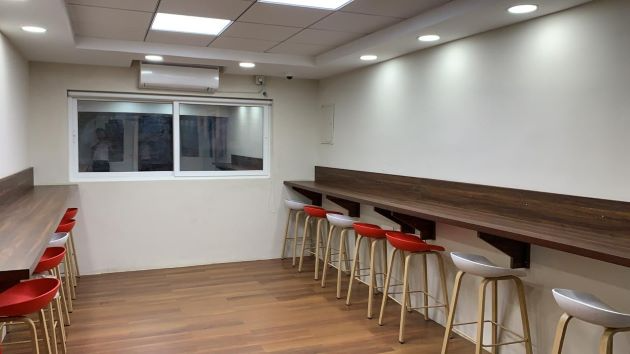 10 Seaters Conference Room