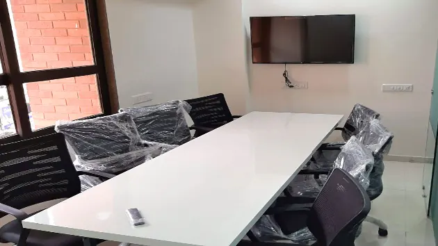 8 Seater Conference Room in Satellite - Nuaxa Coworking | GoSpace 4098