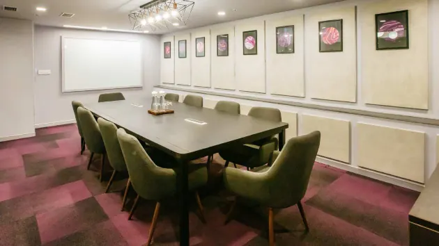 10 Seater Meeting Room in Sector 24 - Cowrks Cybercity | GoSpace 8357