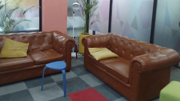 10 Seater Private Cabin 