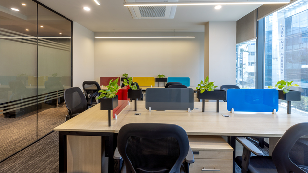 9 Seater Private Cabin