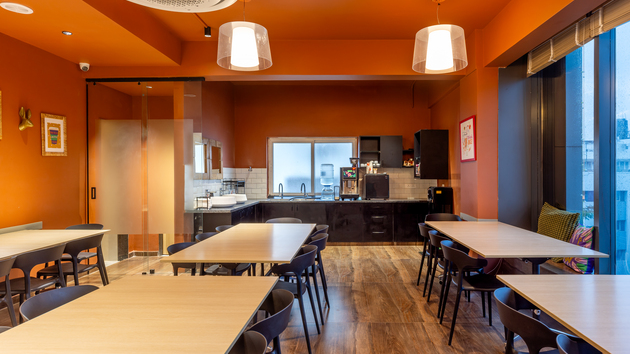 9 Seater Private Cabin