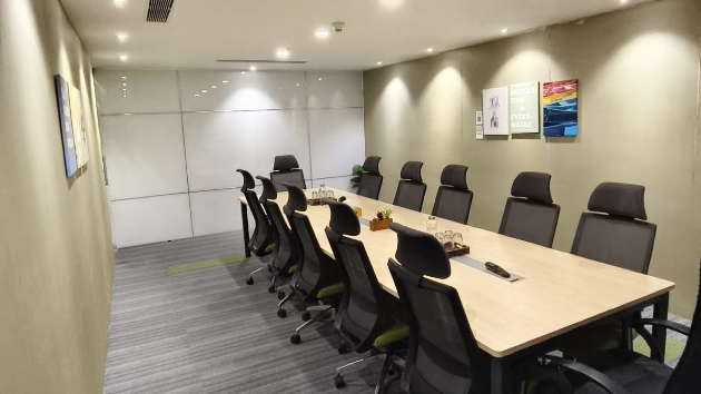 12 Seater Conference Room in Edappally - Incuspaze Oberon Mall | GoSpace 4289