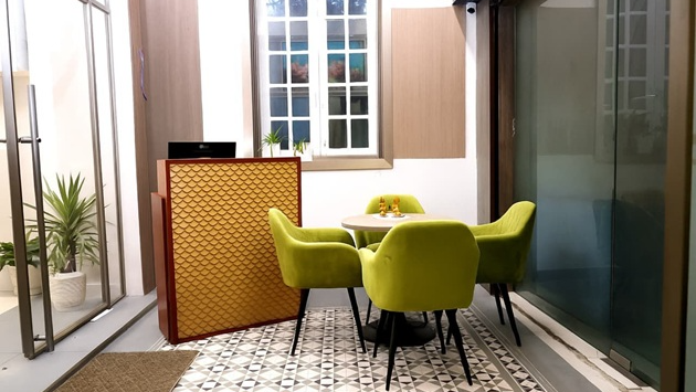 12 Seater Conference Room