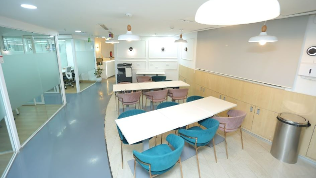 GoSpace 7491 12 Seater Meeting Room