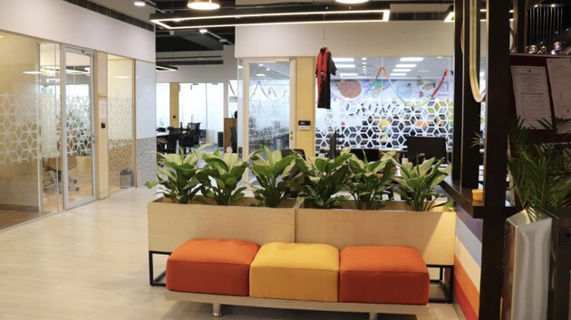 12 Seater Private Cabin