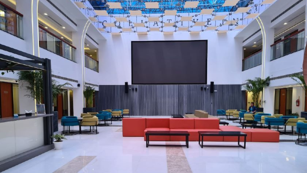 GoSpace 7586 13 Seater Conference Room