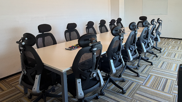 14 Seater Conference Room in Gorwa - Incuspaze 1965 Alembic City | GoSpace 4524