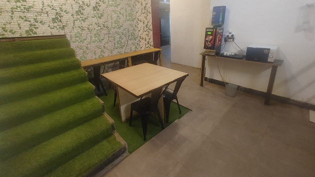 14 Seater Private Cabin