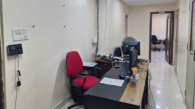 15 Seater Private Cabin 