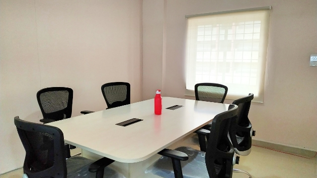 6 Seater Meeting Room