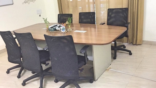 6 Seater Meeting Room