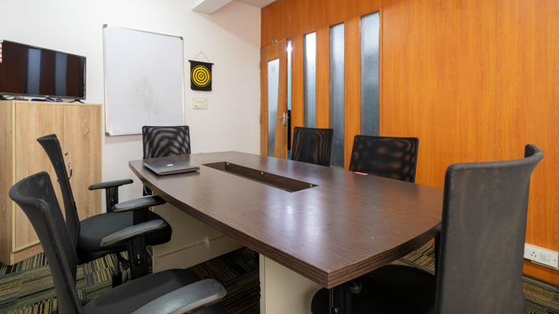 6 Seater Meeting Room