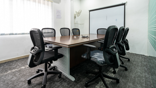 7 Seater Meeting Room