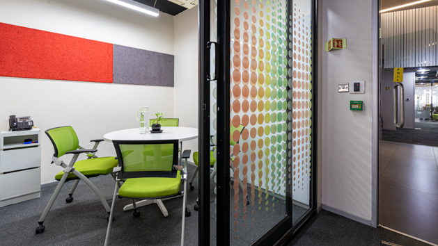 4 Seater Cozy Cabin/Meeting Room