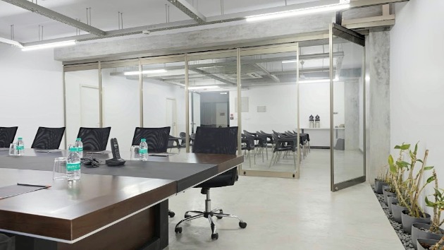 15 Seater Meeting Room