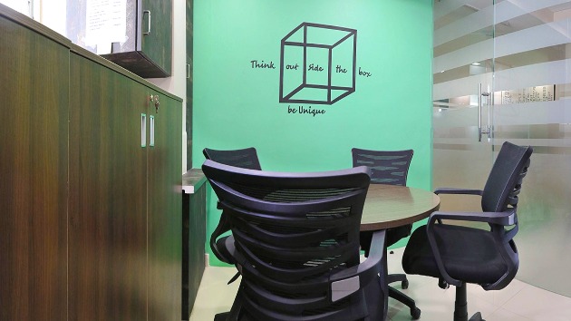 5 Seater Meeting Room