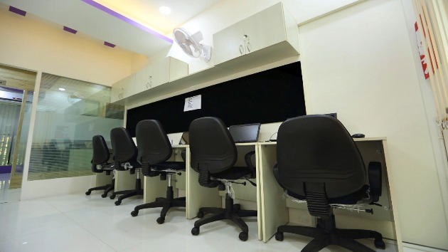 GoOffice 1164 5 Seater Private Cabin 