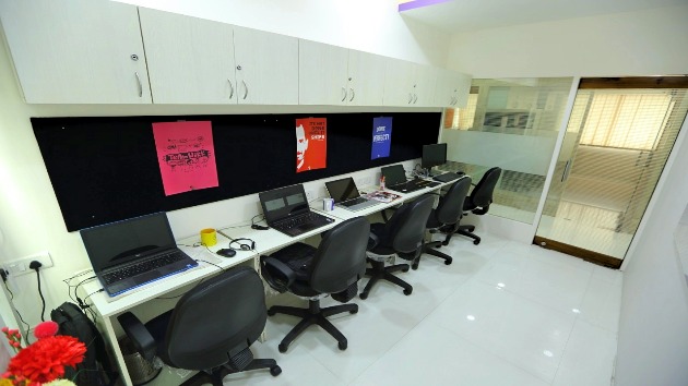 GoOffice 1165 6 Seater Private Cabin 
