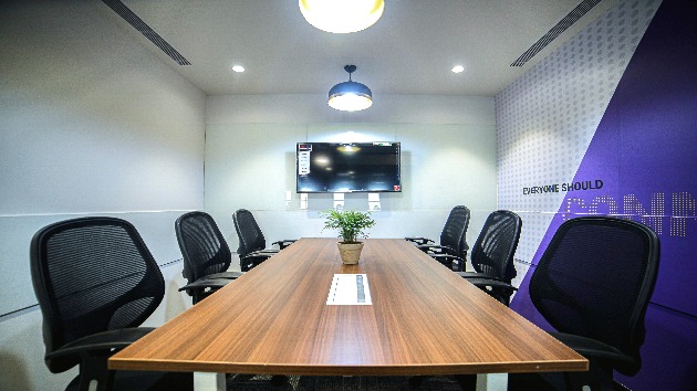 6 Seater Meeting Room