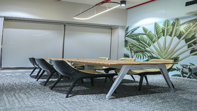 6 Seater Meeting Room