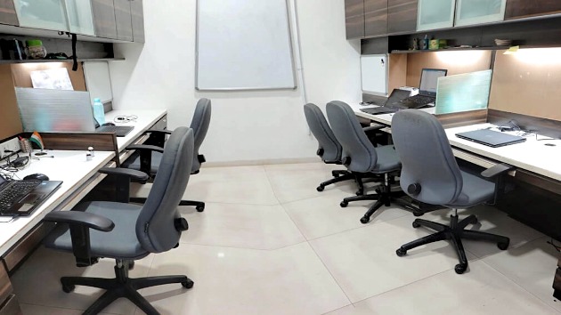 8 Seater Private Cabin