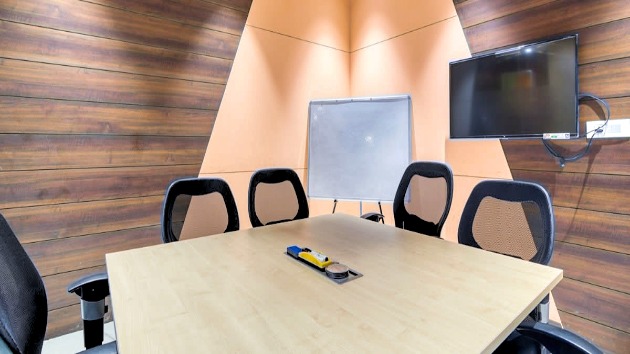 4 Seater Meeting Room