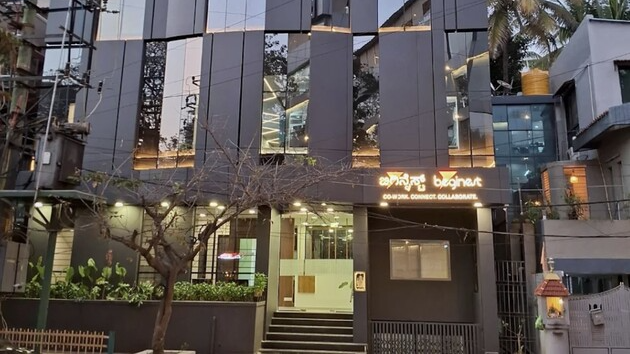 16 Seater Private Cabin