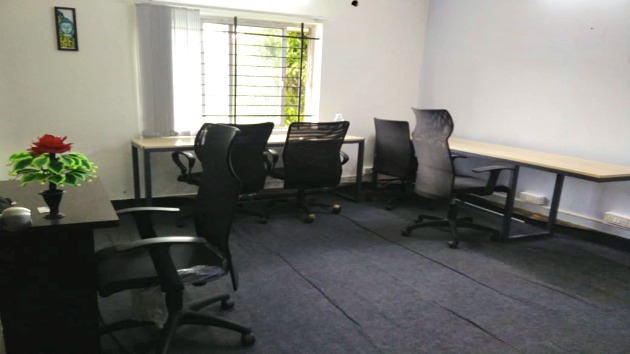 8 Seater Private Cabin