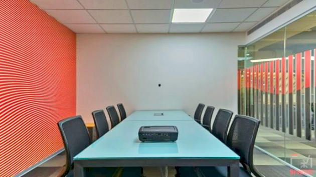 4 Seater Meeting Room