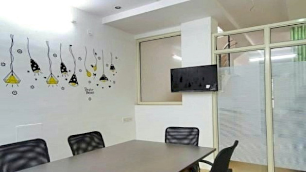 8 Seater Meeting Room