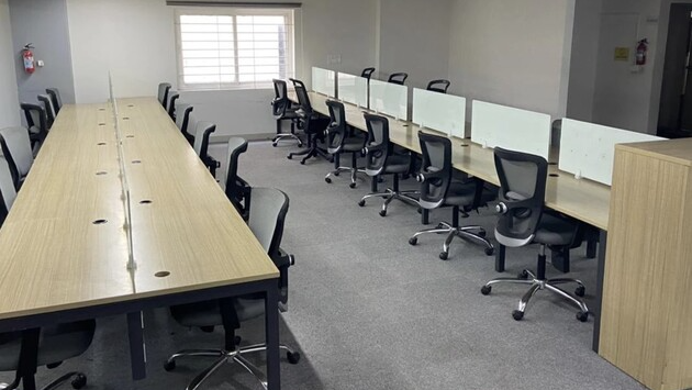 18 Seater Private Cabin 