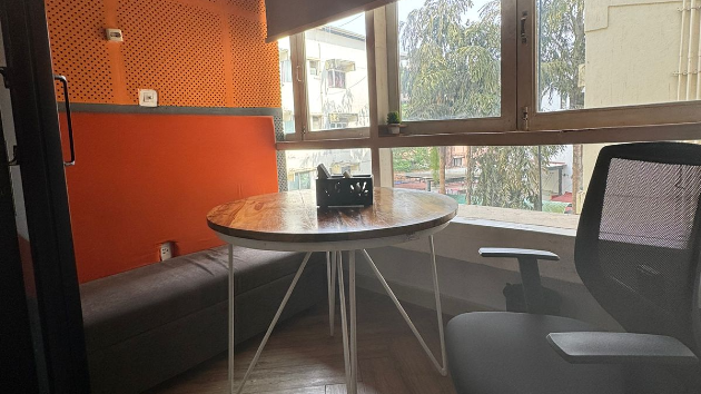 2 Seater Meeting Room