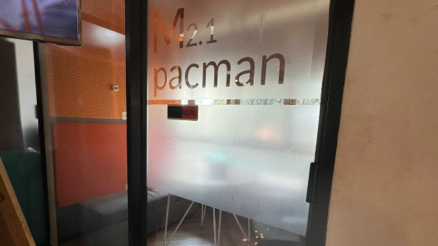 2 Seater Meeting Room