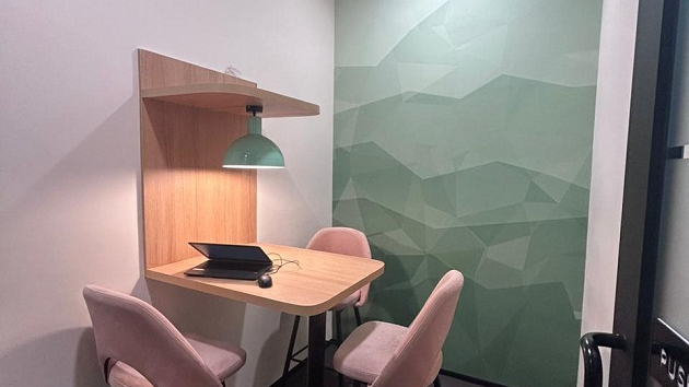 GoSpace 7939 3 Seater Discussion Room