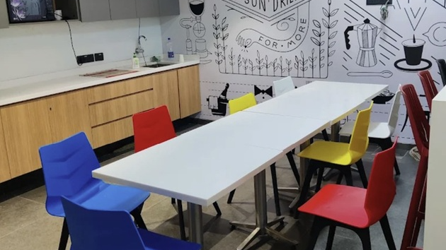 3 Seater Meeting Room 