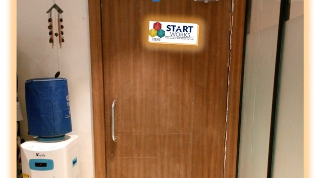 GoSpace 8031 3 Seater Meeting Room