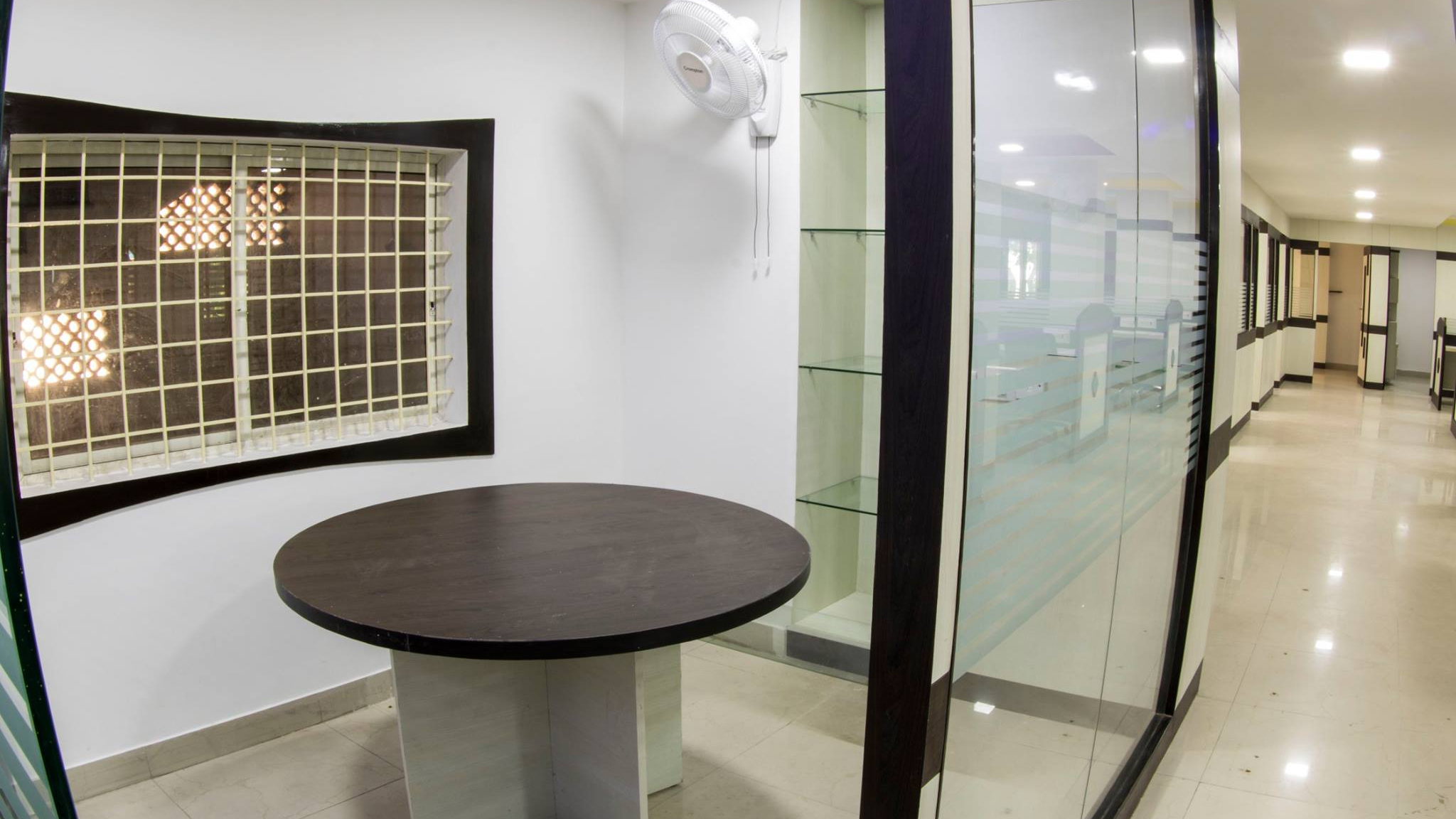 GoSpace 2647 3 Seater Meeting Room